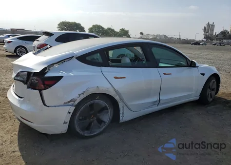 2021 Tesla Model 3 z USA, uszkodzony, nr VIN 5YJ3E1EAXMF908517